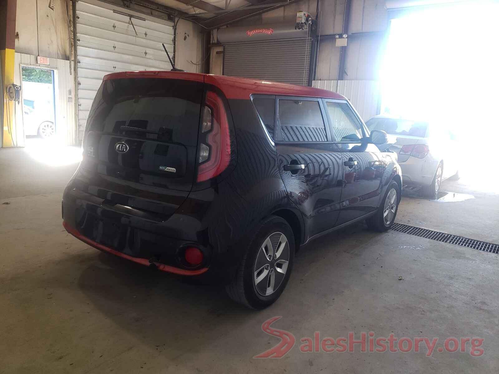 KNDJX3AE5J7028543 2018 KIA SOUL