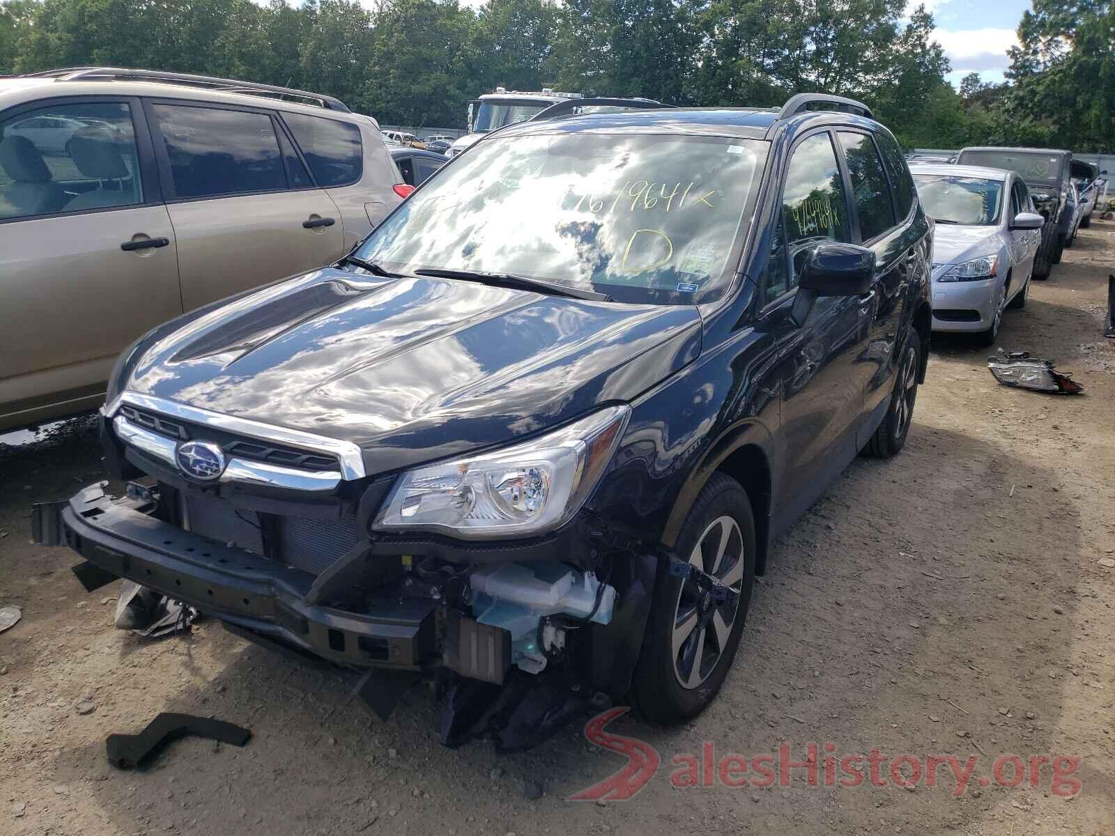 JF2SJAEC2JH521725 2018 SUBARU FORESTER