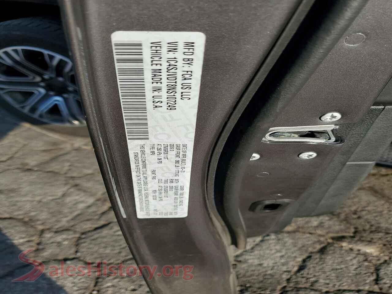 2022 JEEP WAGONEER VIN 1C4SJVDT8NS107249, damage close-up