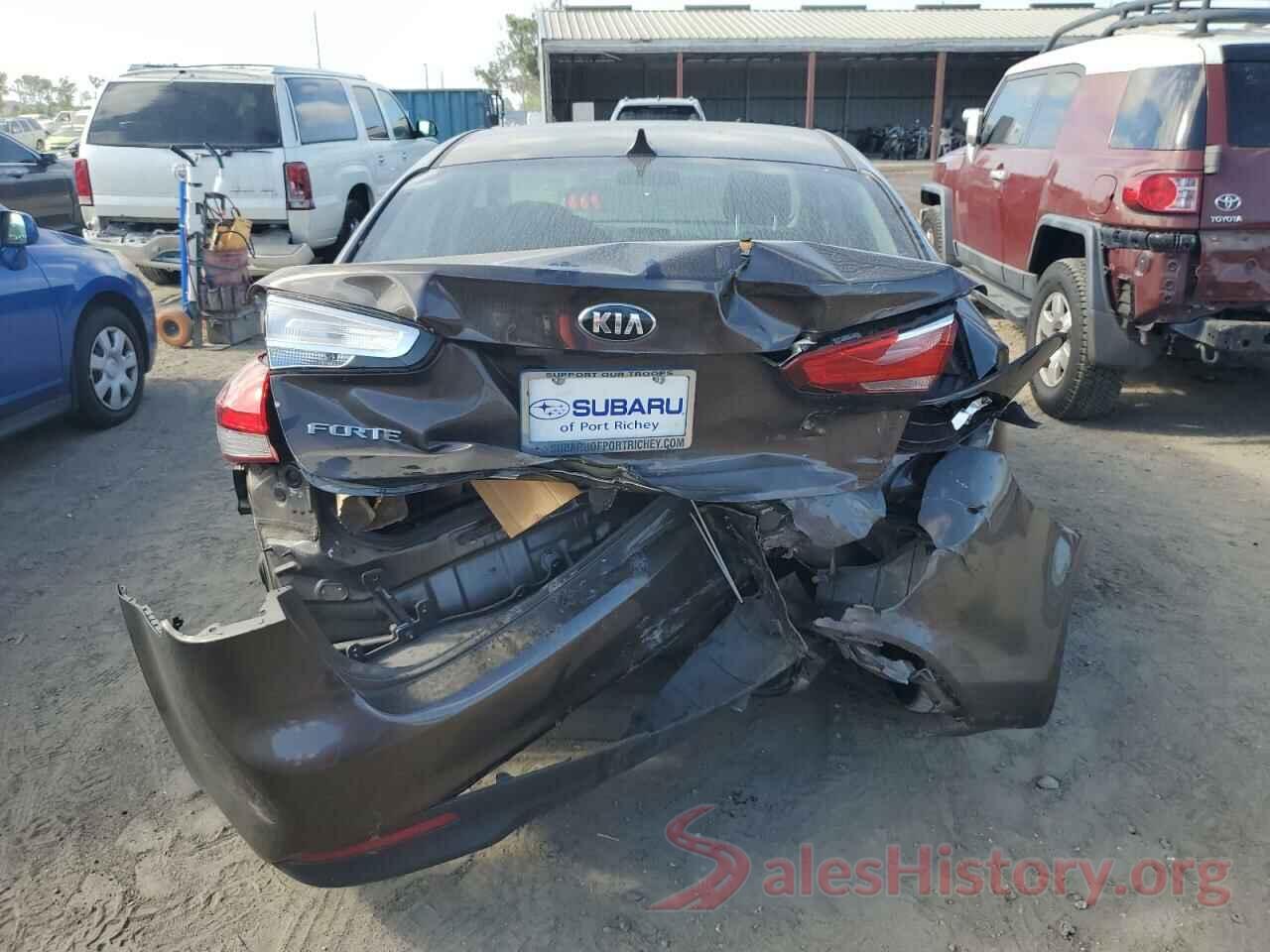 3KPFK4A77JE167956 2018 KIA FORTE