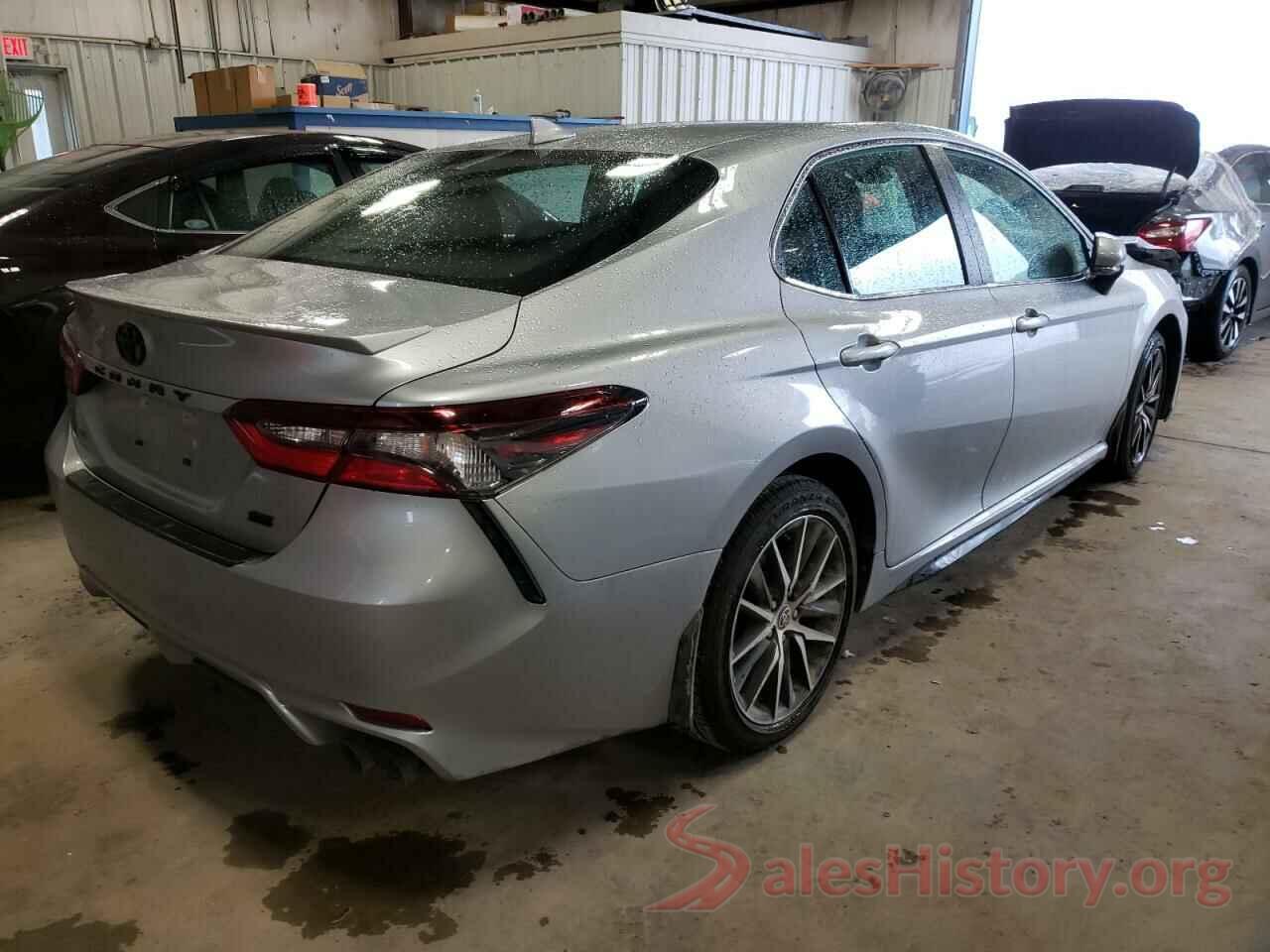 4T1G11AK7NU633138 2022 TOYOTA CAMRY