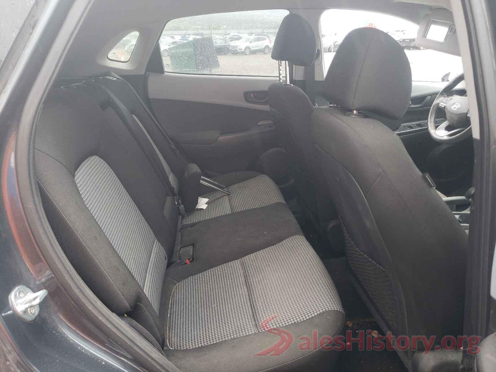 KM8K2CAAXJU086922 2018 HYUNDAI KONA