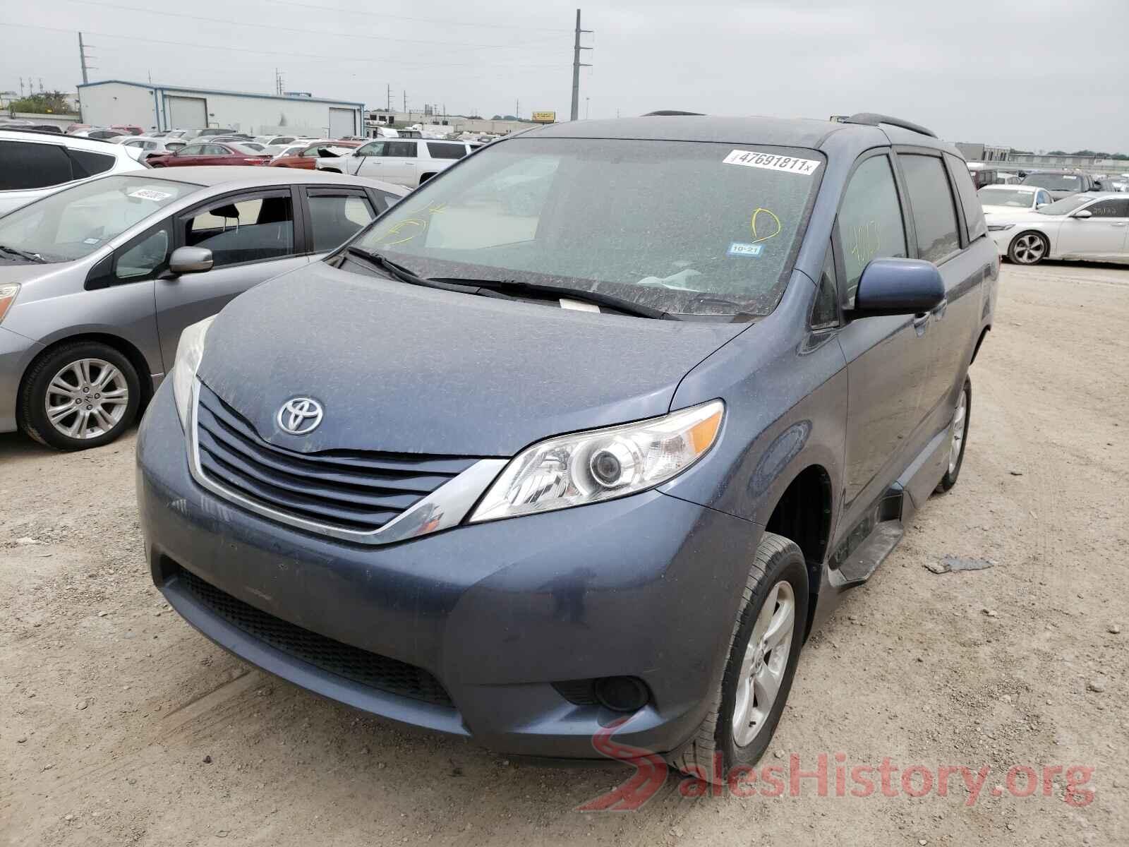 5TDKZ3DC9HS864882 2017 TOYOTA SIENNA