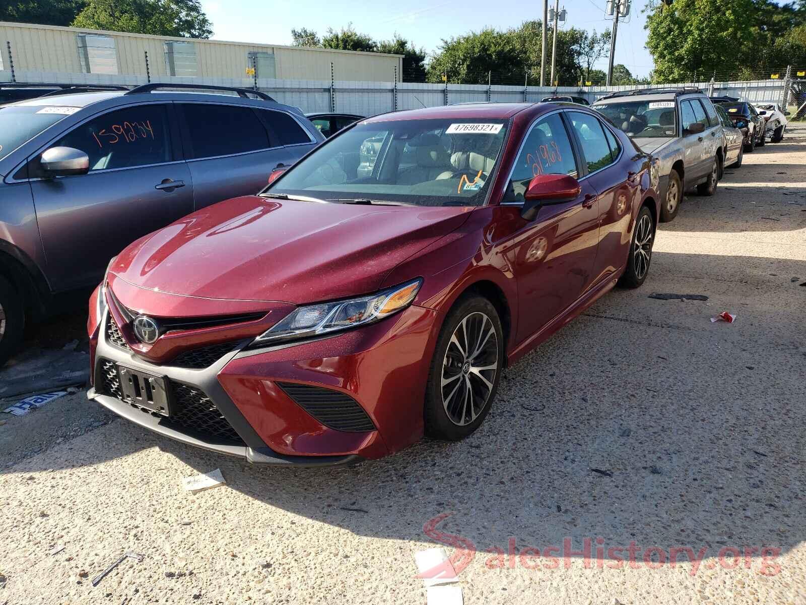 4T1B11HK9JU640425 2018 TOYOTA CAMRY