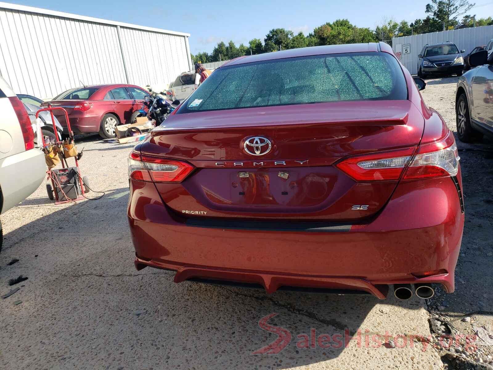 4T1B11HK9JU640425 2018 TOYOTA CAMRY