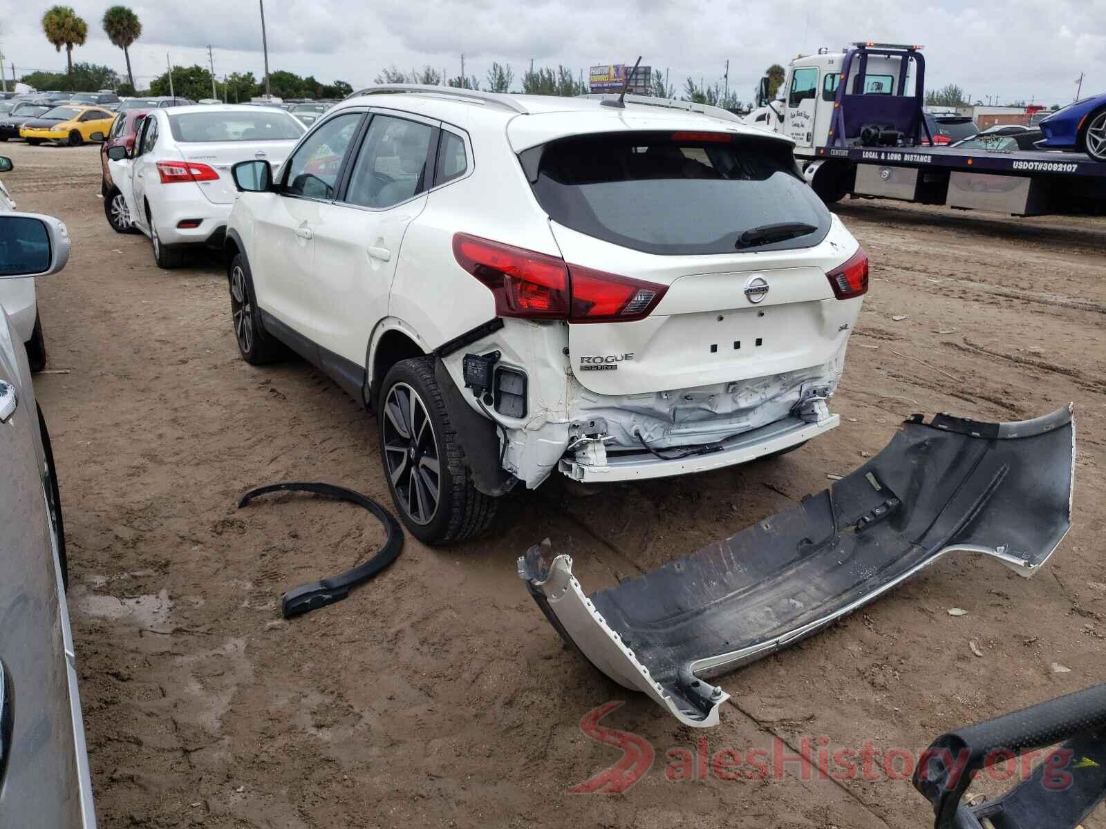 JN1BJ1CP3JW500823 2018 NISSAN ROGUE