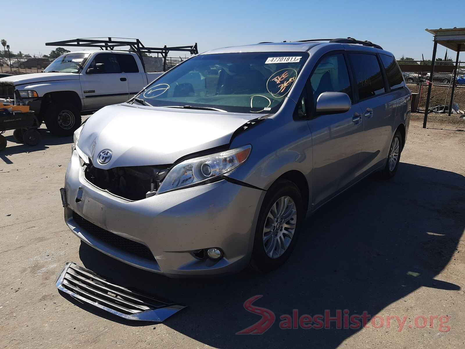 5TDYZ3DC9HS780135 2017 TOYOTA SIENNA