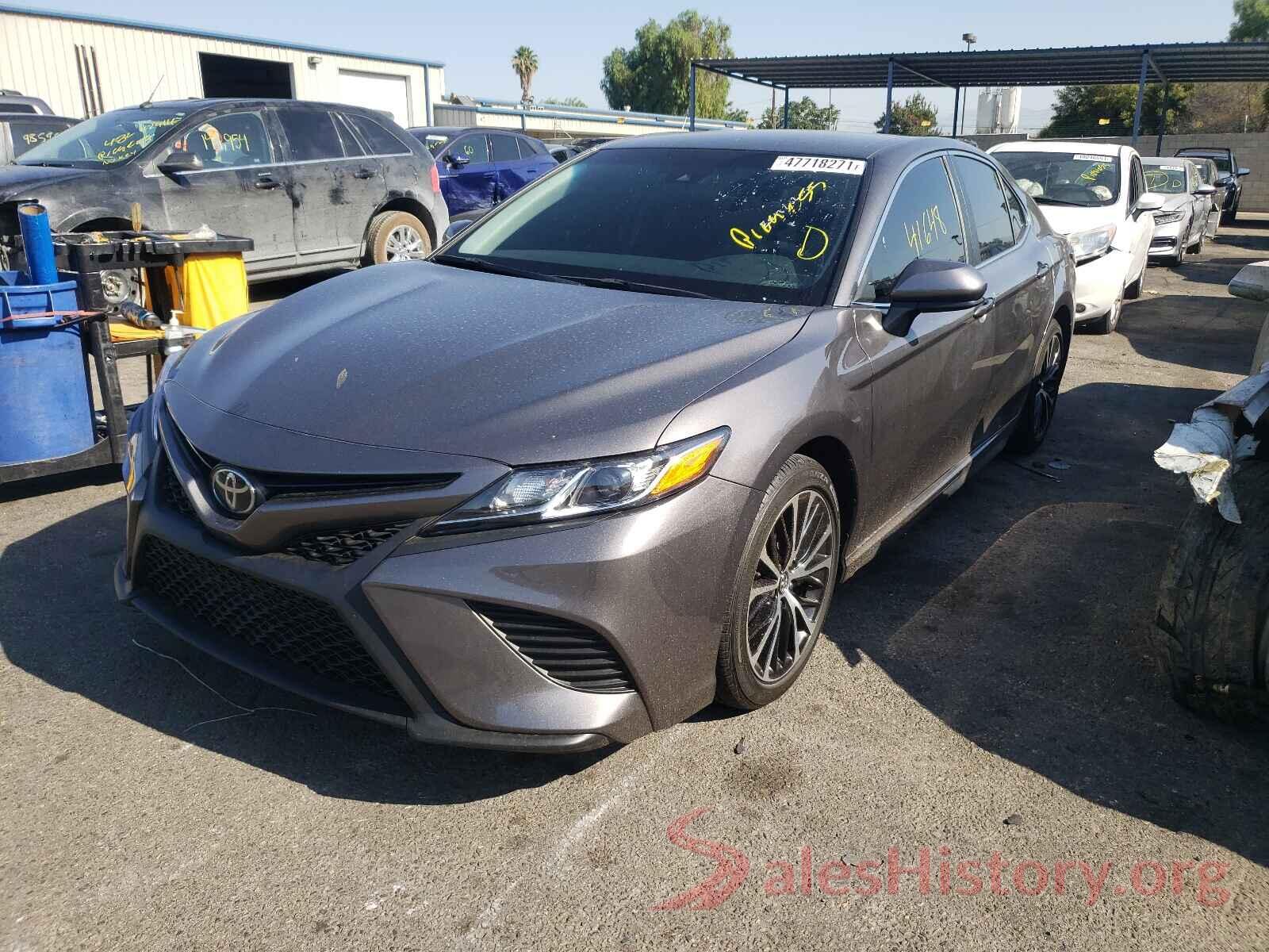 4T1B11HK7JU138304 2018 TOYOTA CAMRY