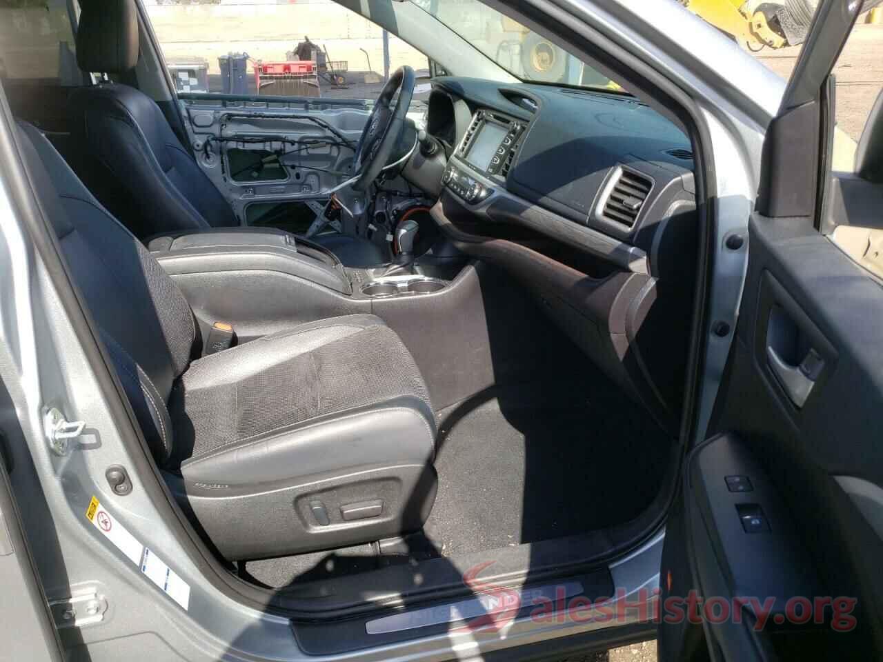 5TDDGRFH0KS053120 2019 TOYOTA HIGHLANDER