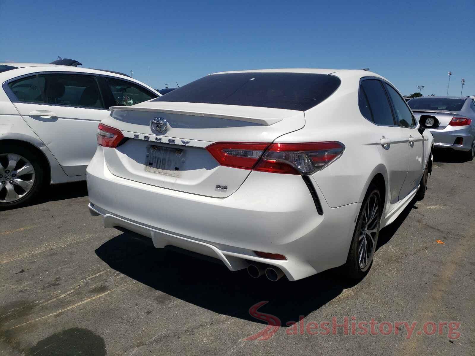 JTNB11HK0J3008838 2018 TOYOTA CAMRY