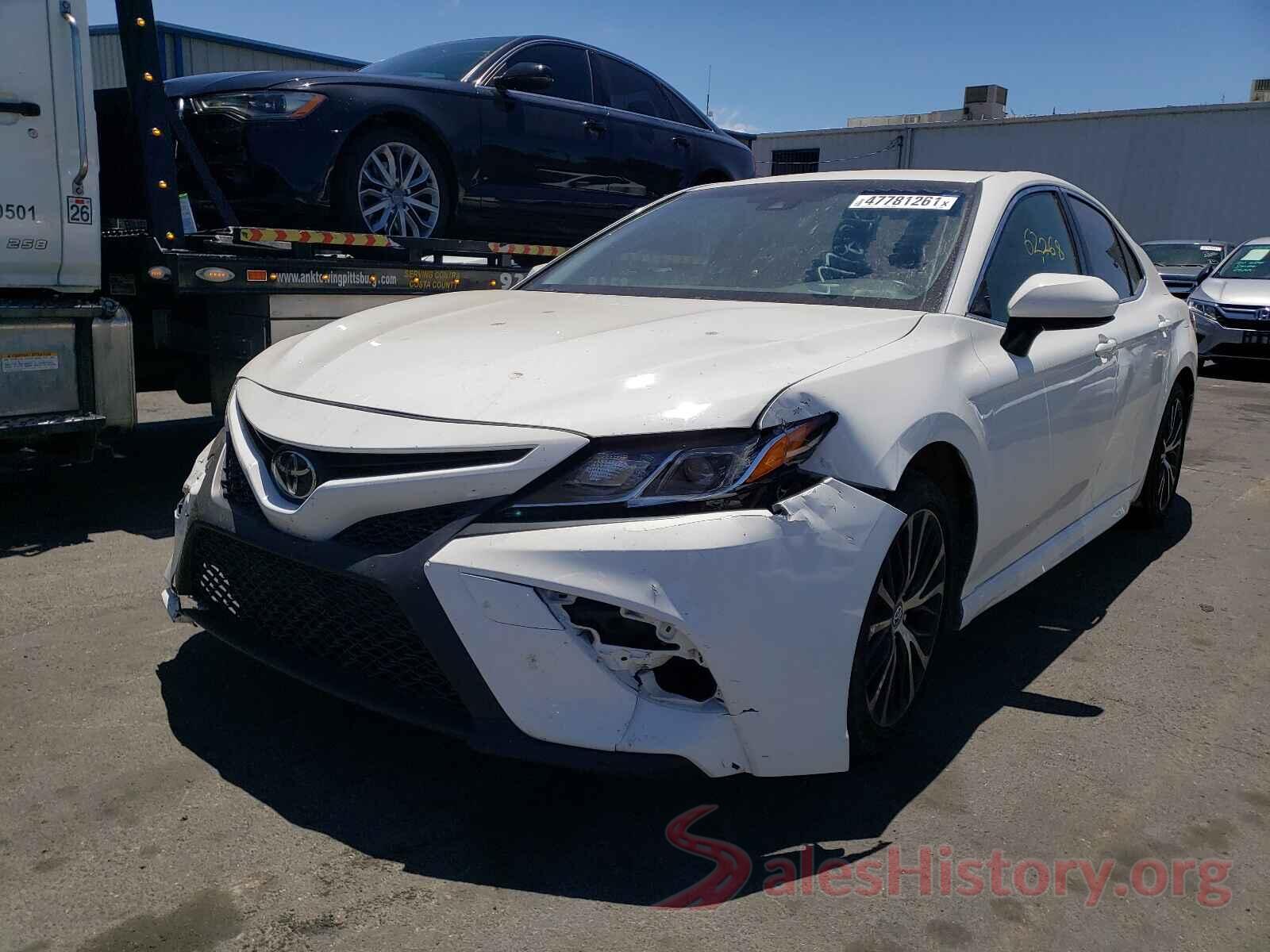 JTNB11HK0J3008838 2018 TOYOTA CAMRY