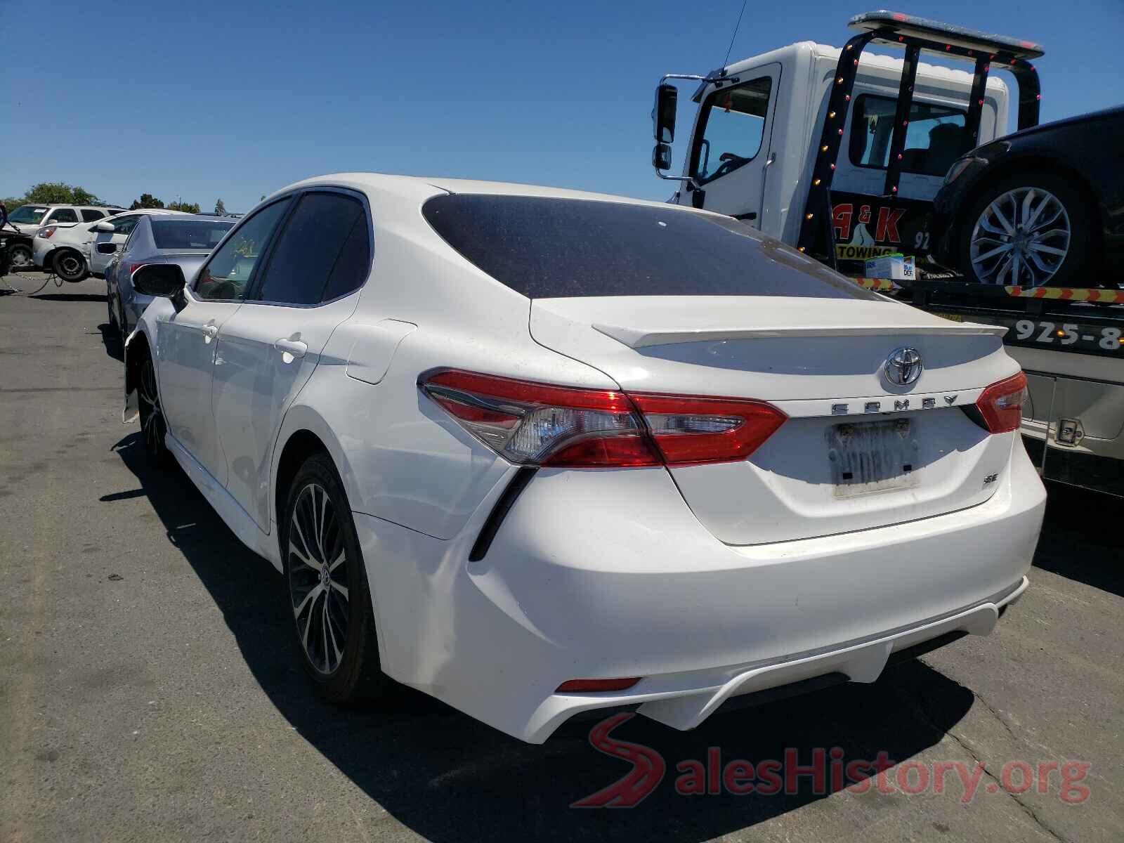 JTNB11HK0J3008838 2018 TOYOTA CAMRY