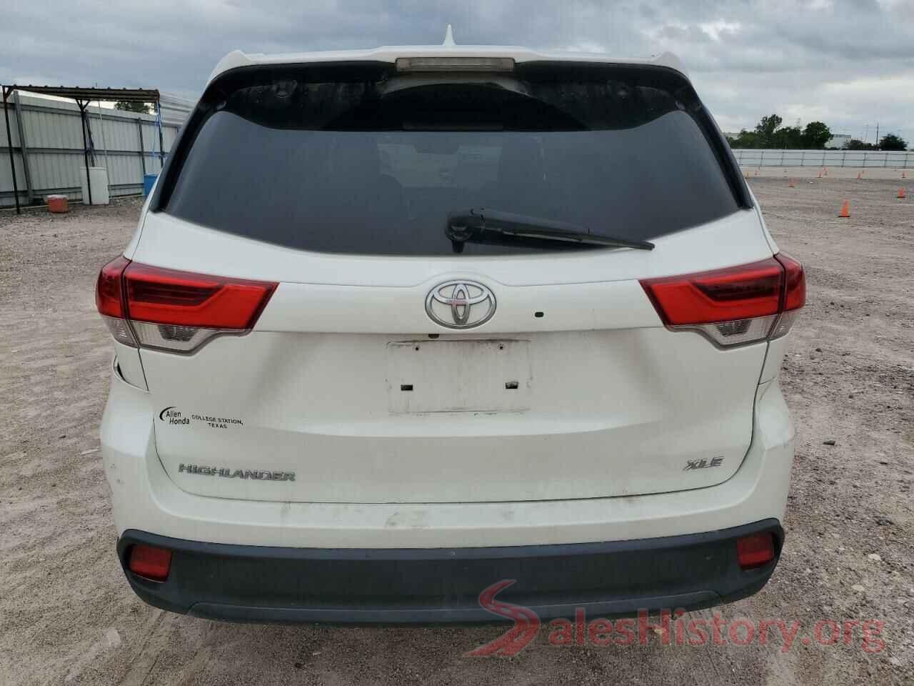 5TDKZRFH2JS531571 2018 TOYOTA HIGHLANDER