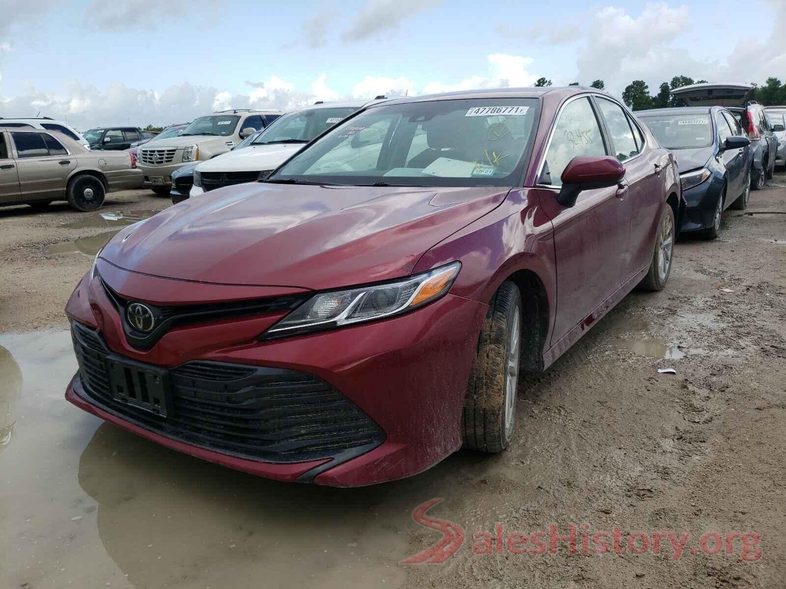 4T1B11HK2JU560769 2018 TOYOTA CAMRY