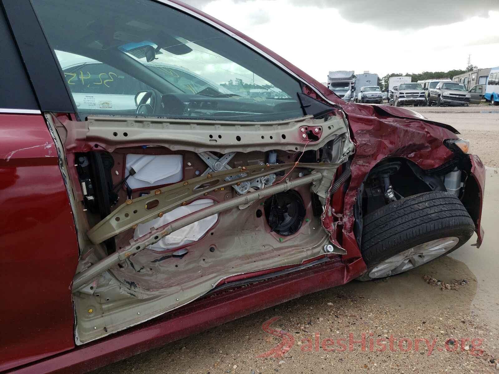 4T1B11HK2JU560769 2018 TOYOTA CAMRY