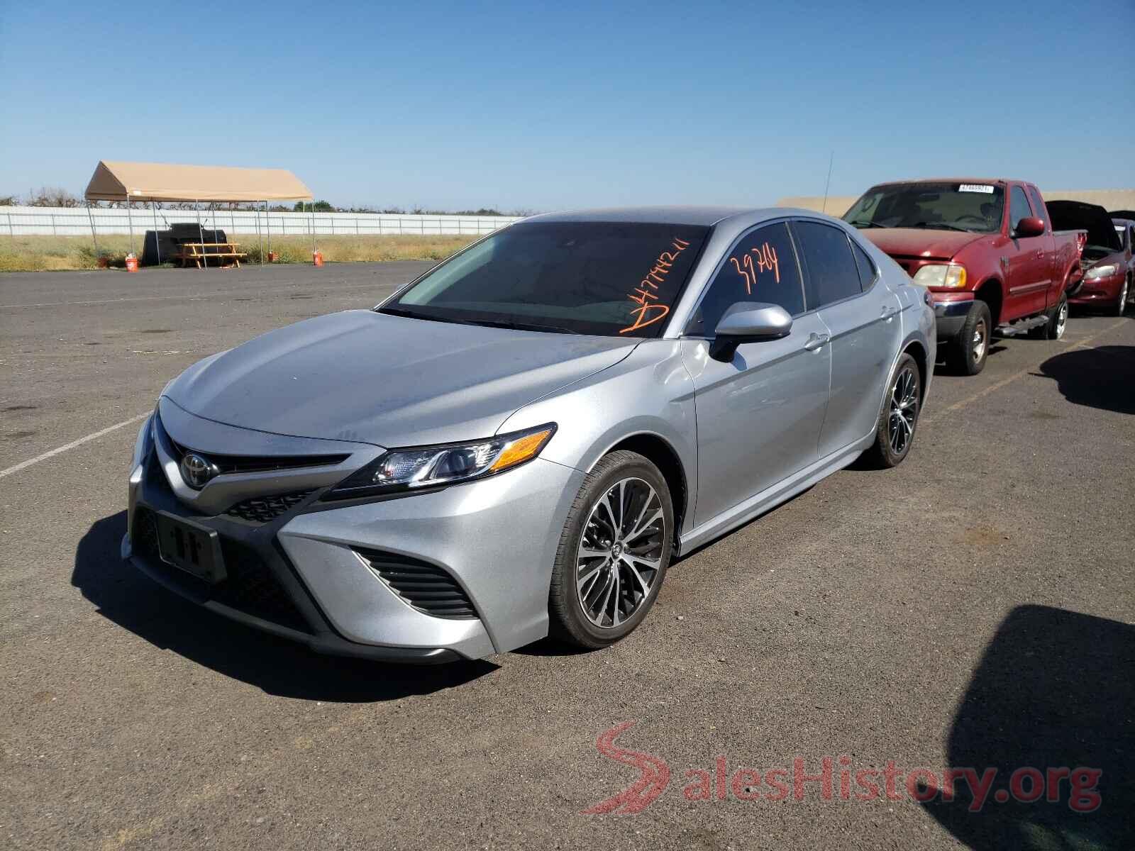 4T1B11HK0JU122672 2018 TOYOTA CAMRY