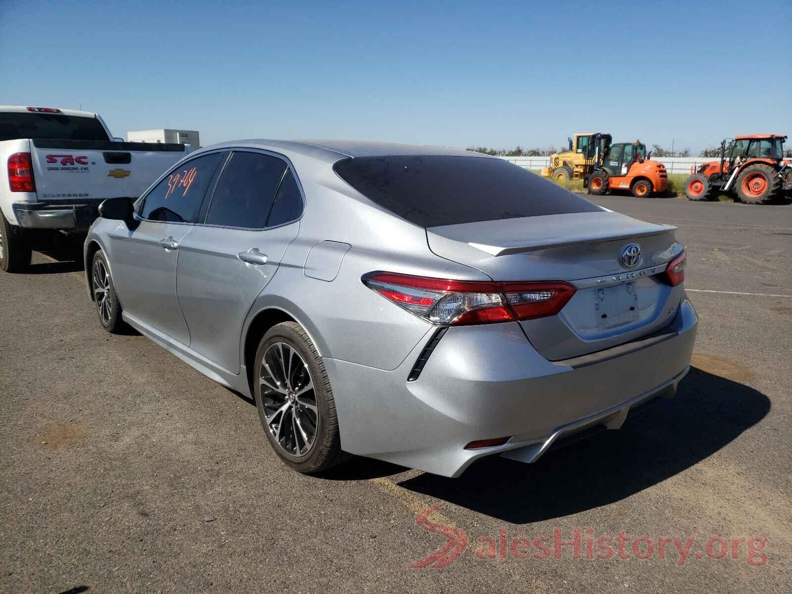 4T1B11HK0JU122672 2018 TOYOTA CAMRY