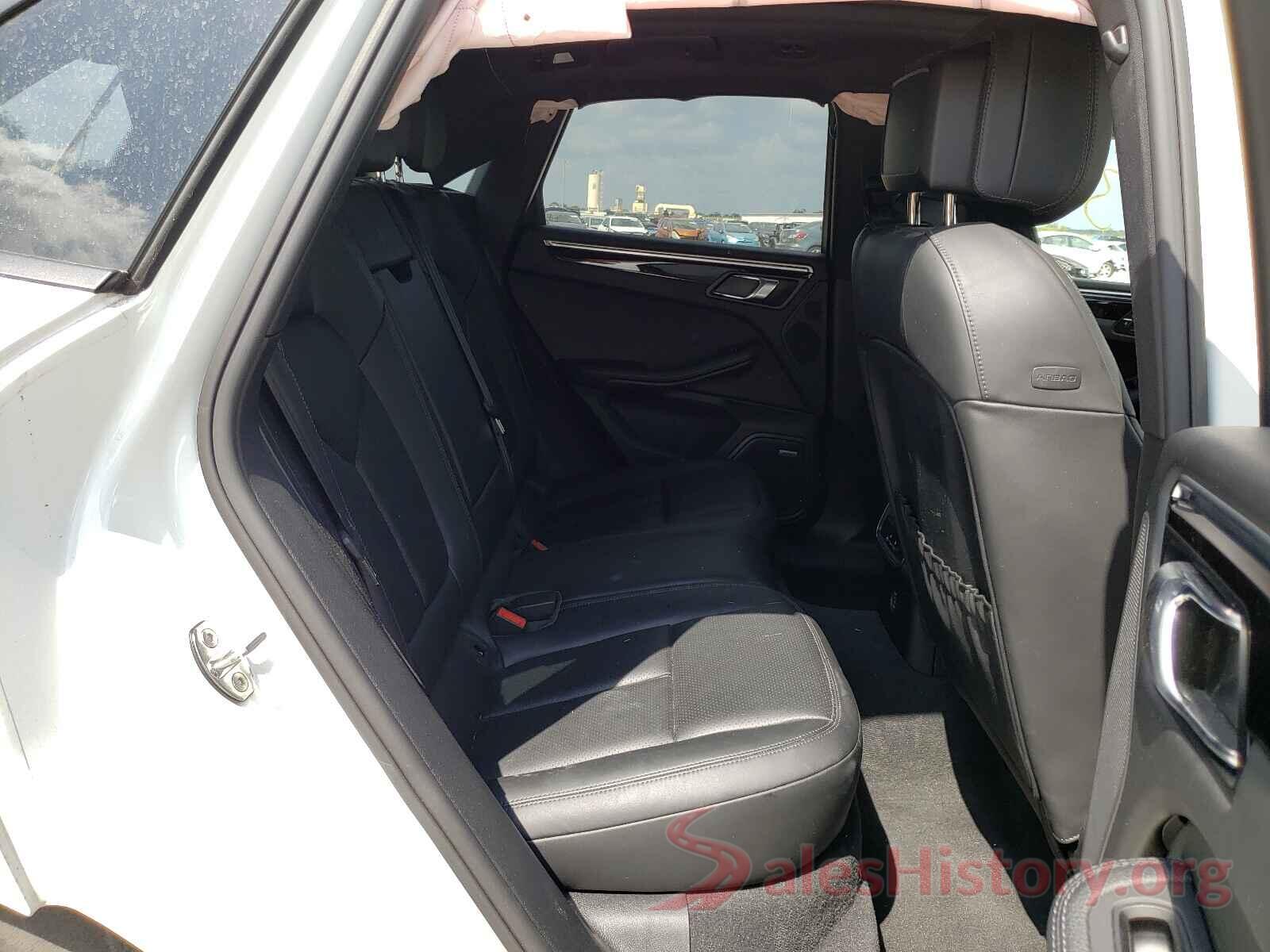 WP1AA2A59JLB09465 2018 PORSCHE MACAN