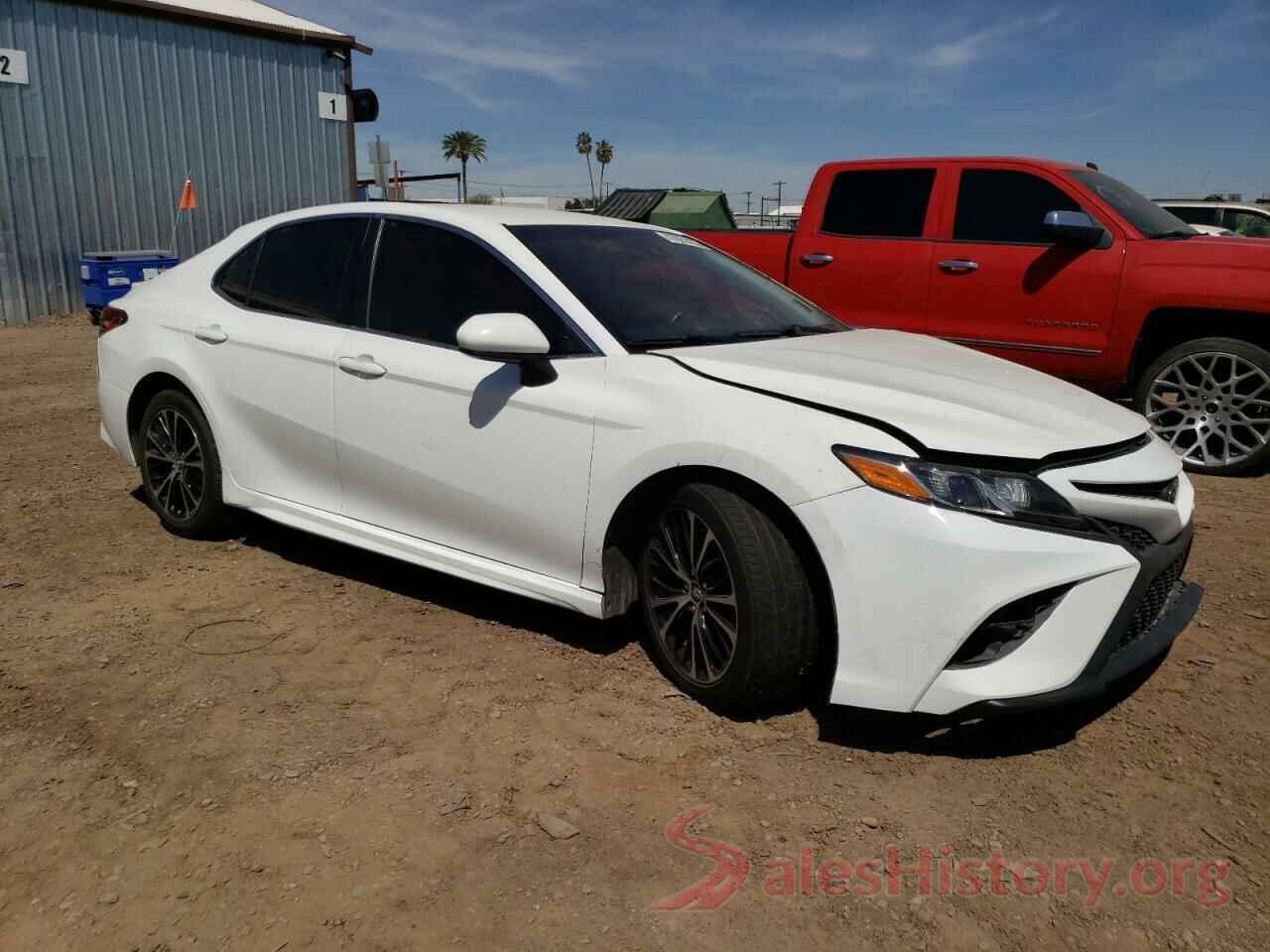 JTNB11HK5J3051801 2018 TOYOTA CAMRY