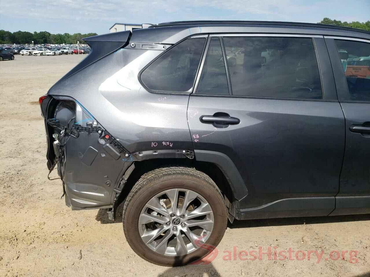 2T3C1RFVXMC108999 2021 TOYOTA RAV4