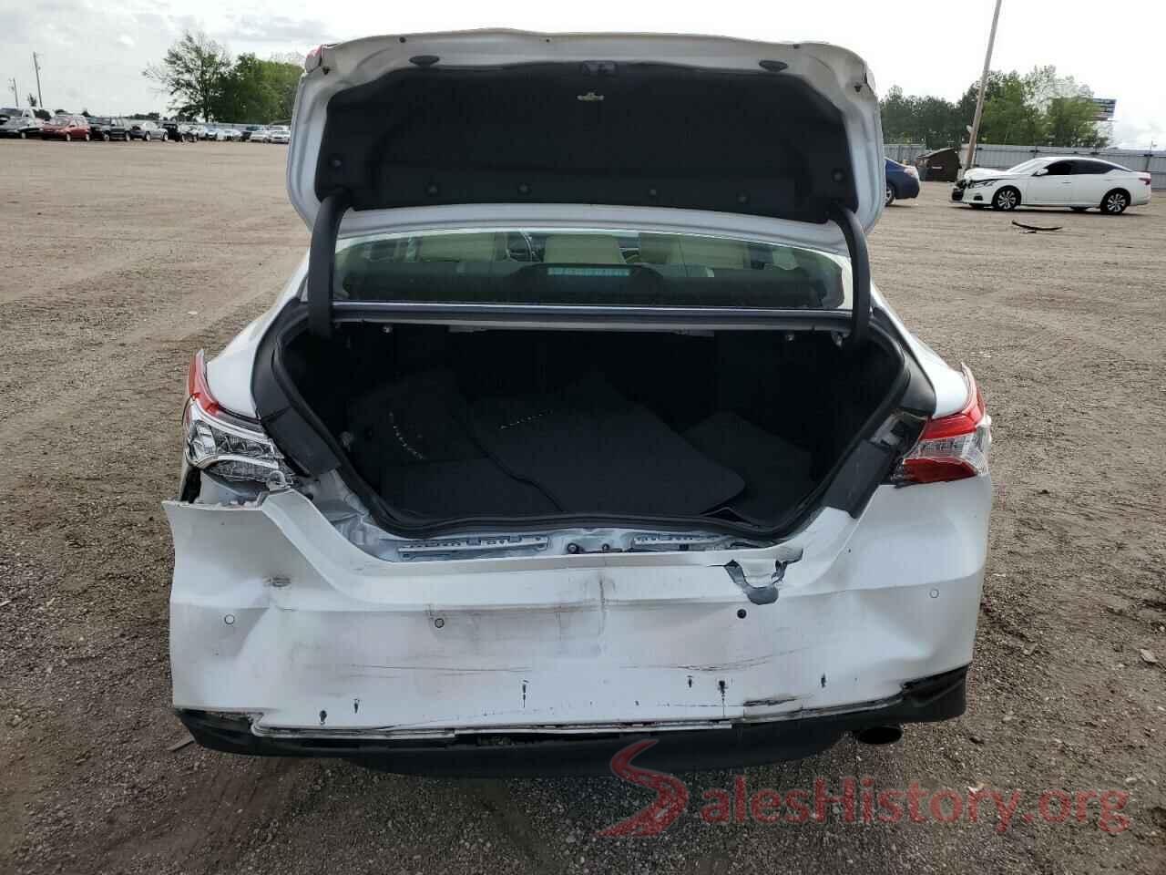 4T1BZ1HK1JU011637 2018 TOYOTA CAMRY