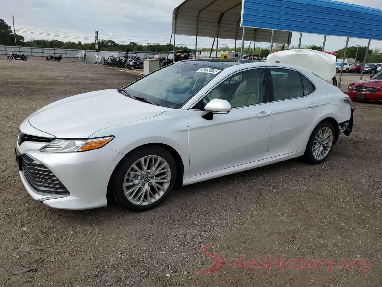 4T1BZ1HK1JU011637 2018 TOYOTA CAMRY