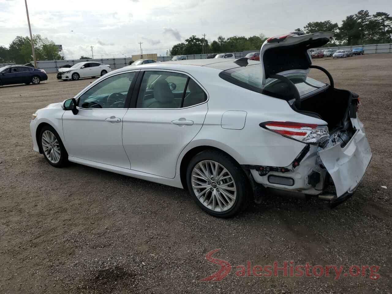 4T1BZ1HK1JU011637 2018 TOYOTA CAMRY