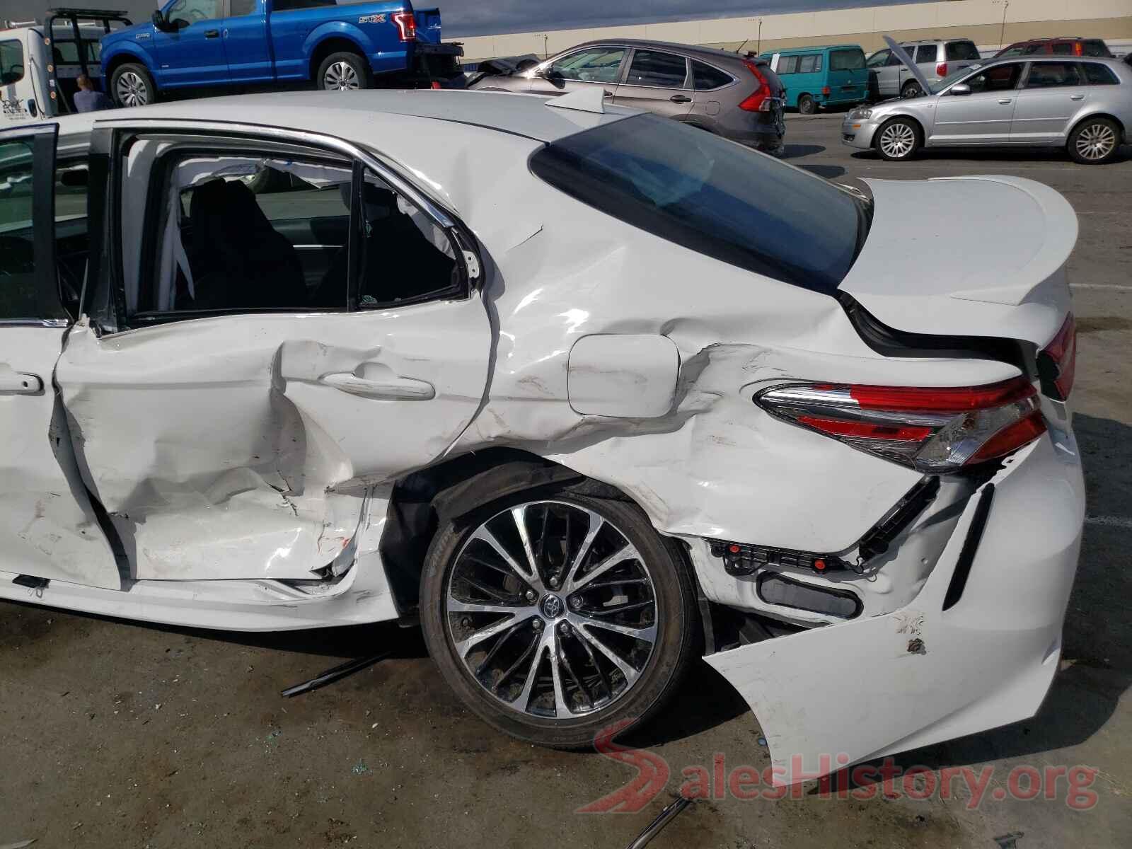 4T1B11HK0KU183117 2019 TOYOTA CAMRY