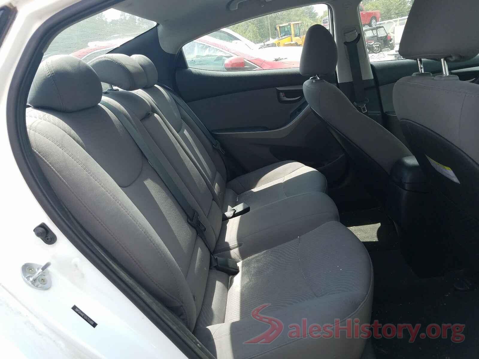 5NPDH4AE1GH755988 2016 HYUNDAI ELANTRA