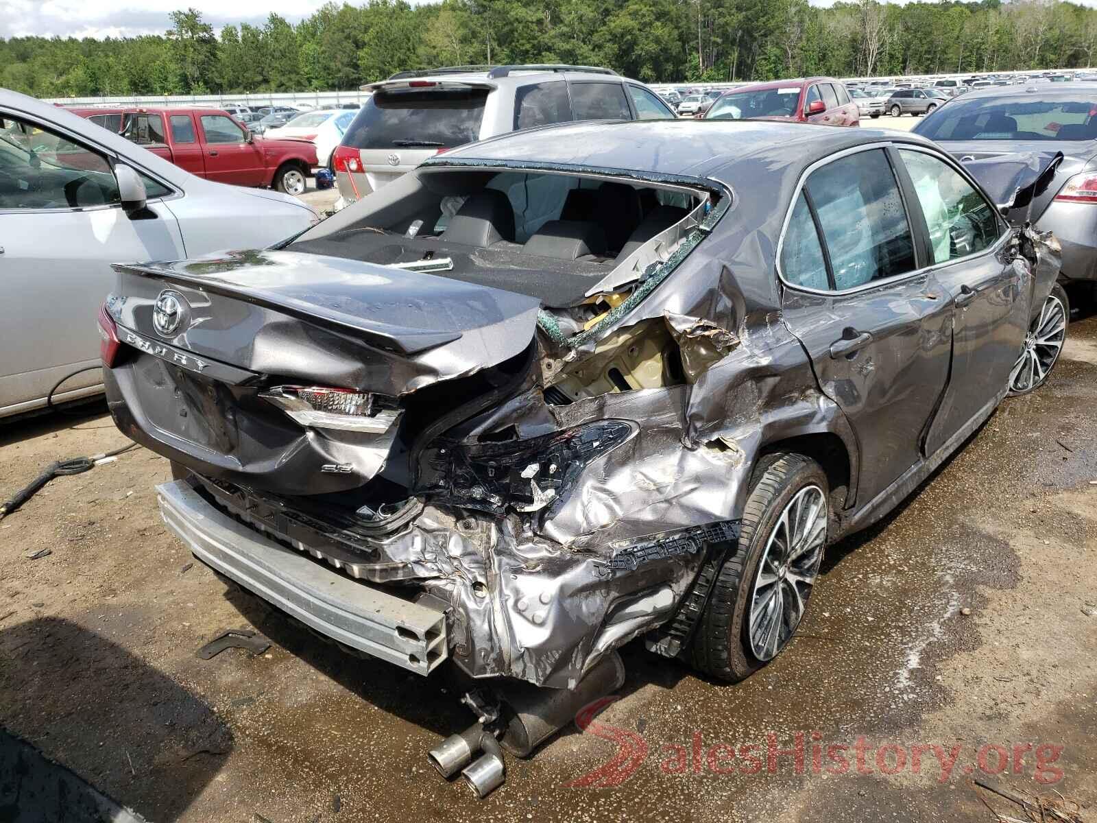 4T1B11HK5JU059021 2018 TOYOTA CAMRY