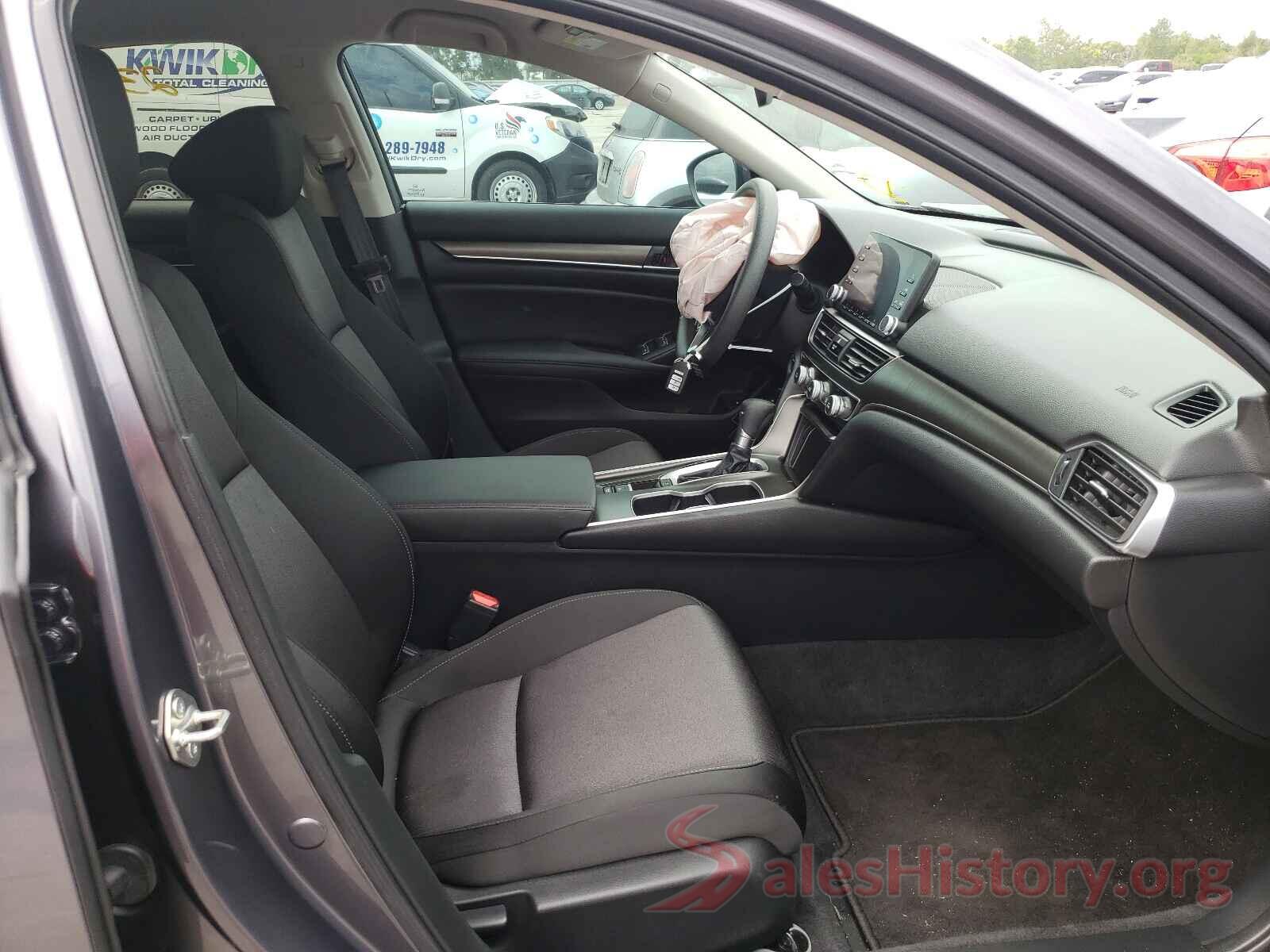 1HGCV1F11KA153960 2019 HONDA ACCORD