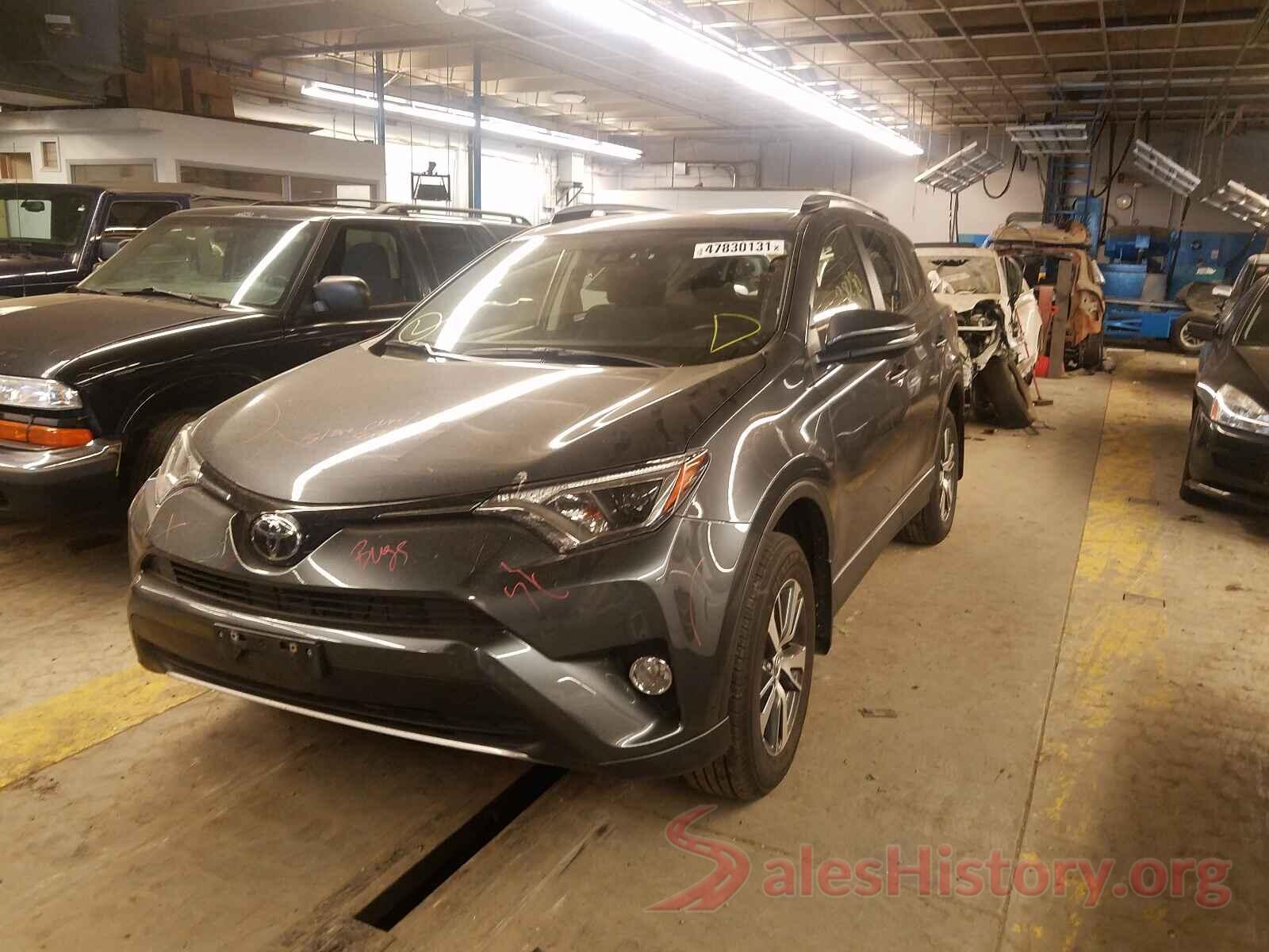 JTMRFREV7JD257780 2018 TOYOTA RAV4