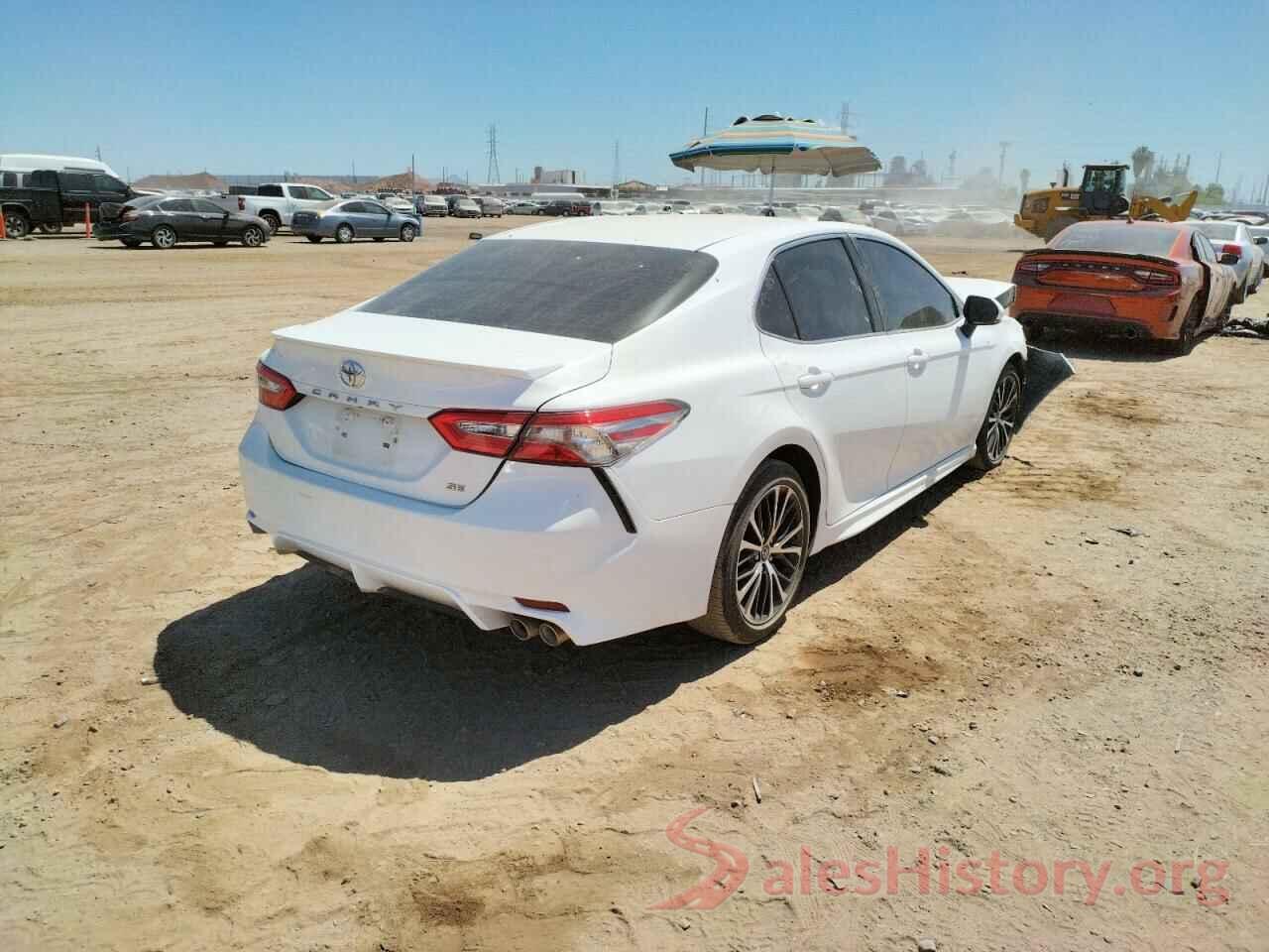 4T1B11HK4JU016239 2018 TOYOTA CAMRY