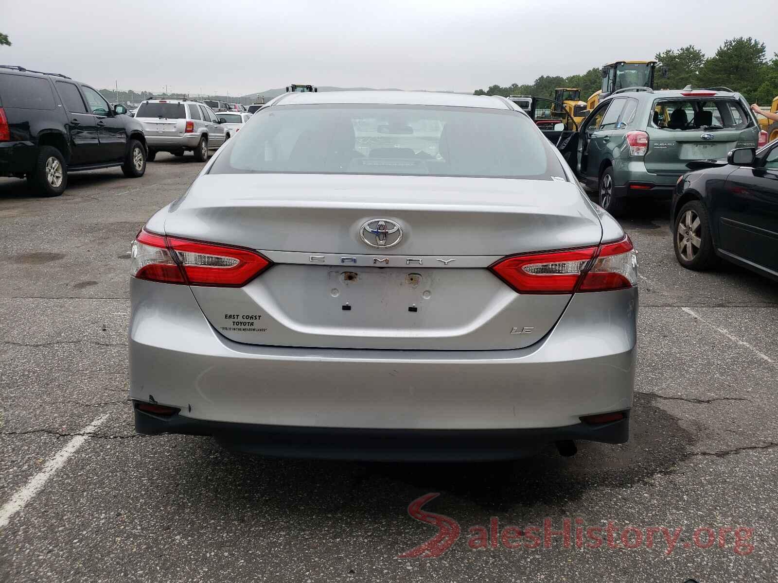 4T1B11HK8JU011934 2018 TOYOTA CAMRY