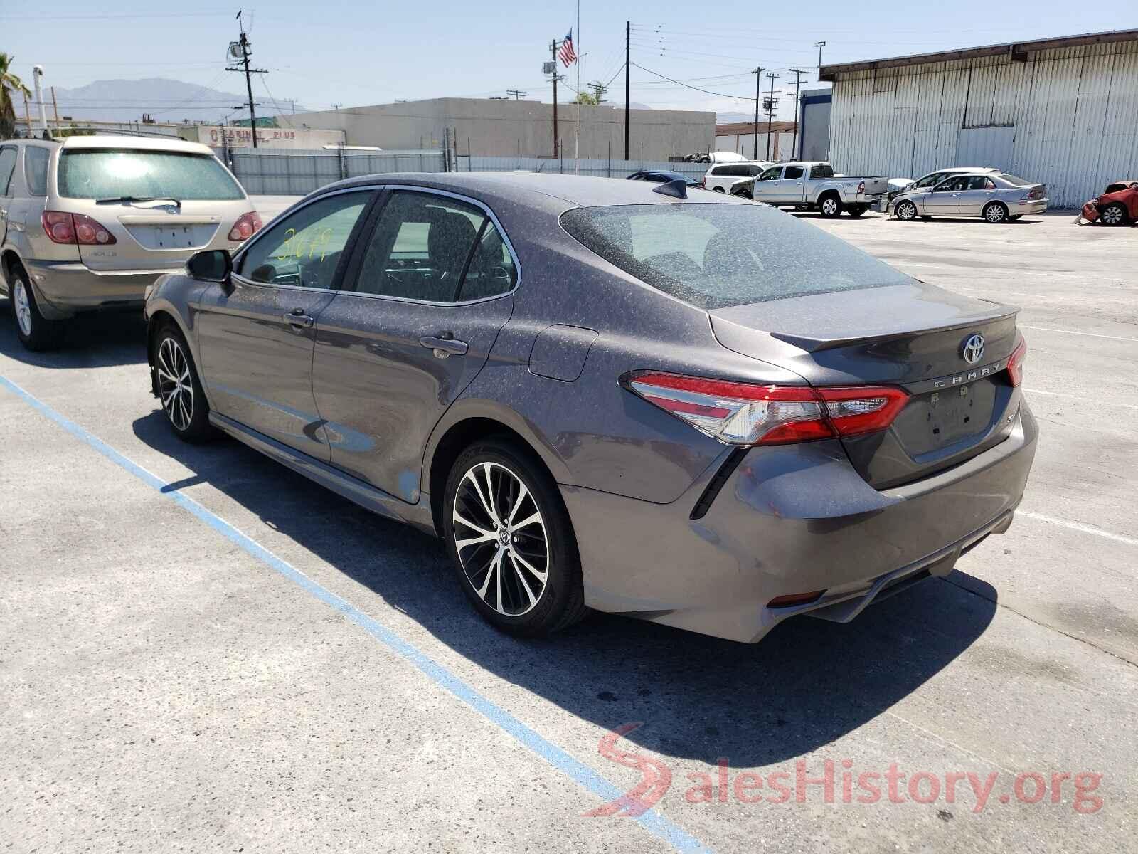 4T1B11HK2JU647443 2018 TOYOTA CAMRY