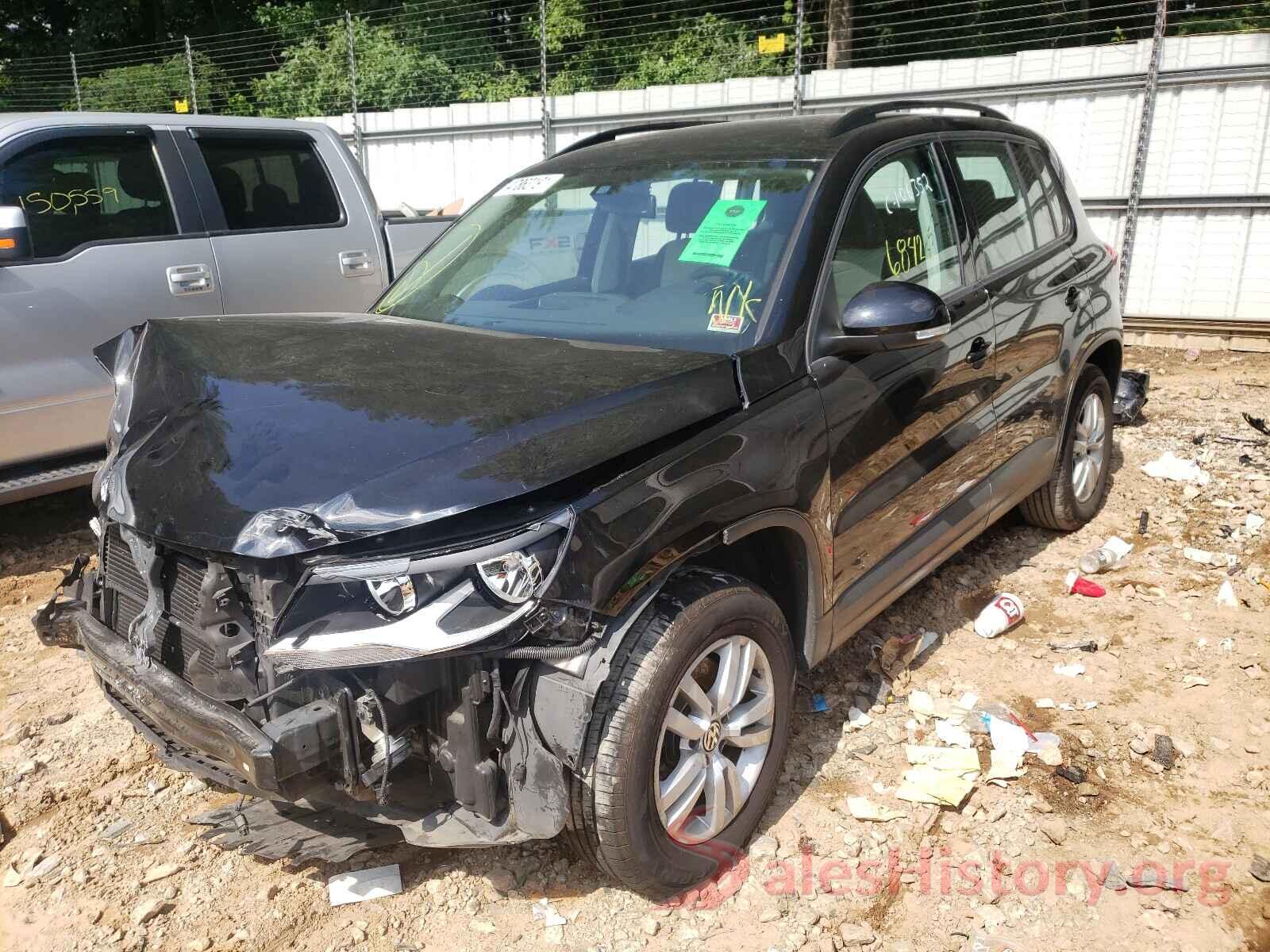 WVGAV7AX9HK027445 2017 VOLKSWAGEN TIGUAN