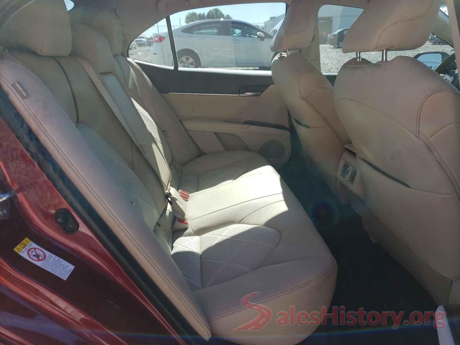 4T1B11HK0JU632858 2018 TOYOTA CAMRY