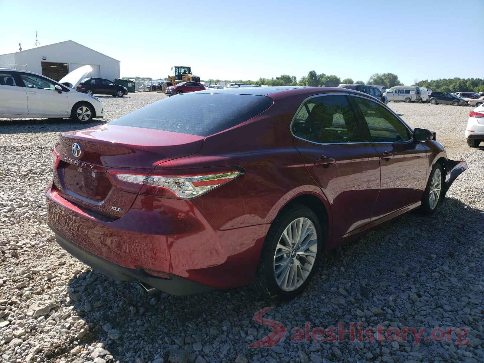 4T1B11HK0JU632858 2018 TOYOTA CAMRY