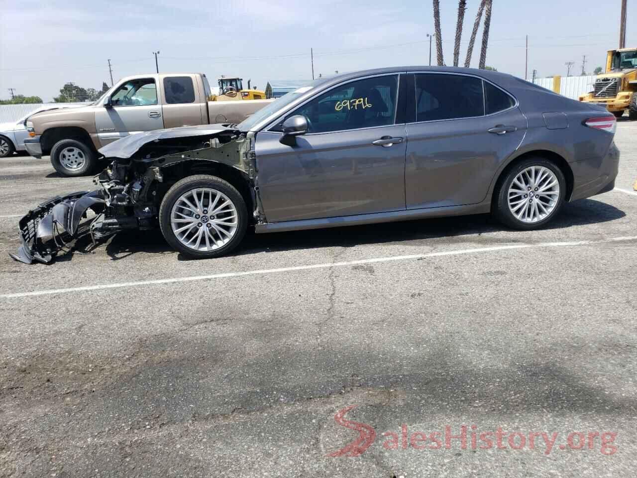 4T1B11HK5JU505149 2018 TOYOTA CAMRY