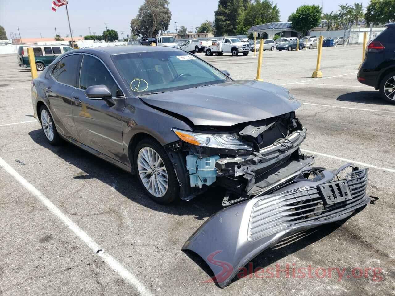 4T1B11HK5JU505149 2018 TOYOTA CAMRY