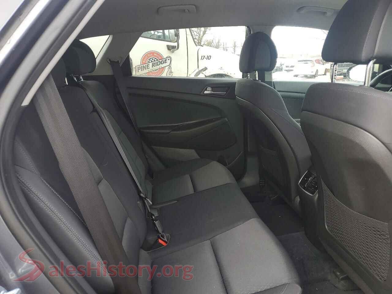 2017 HYUNDAI TUCSON VIN KM8J3CA45HU525828, VIN plate