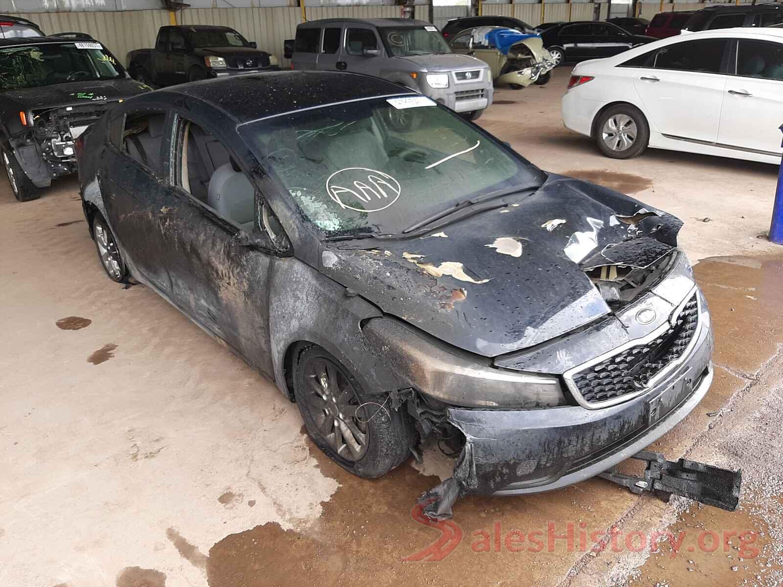 3KPFL4A7XHE008856 2017 KIA FORTE