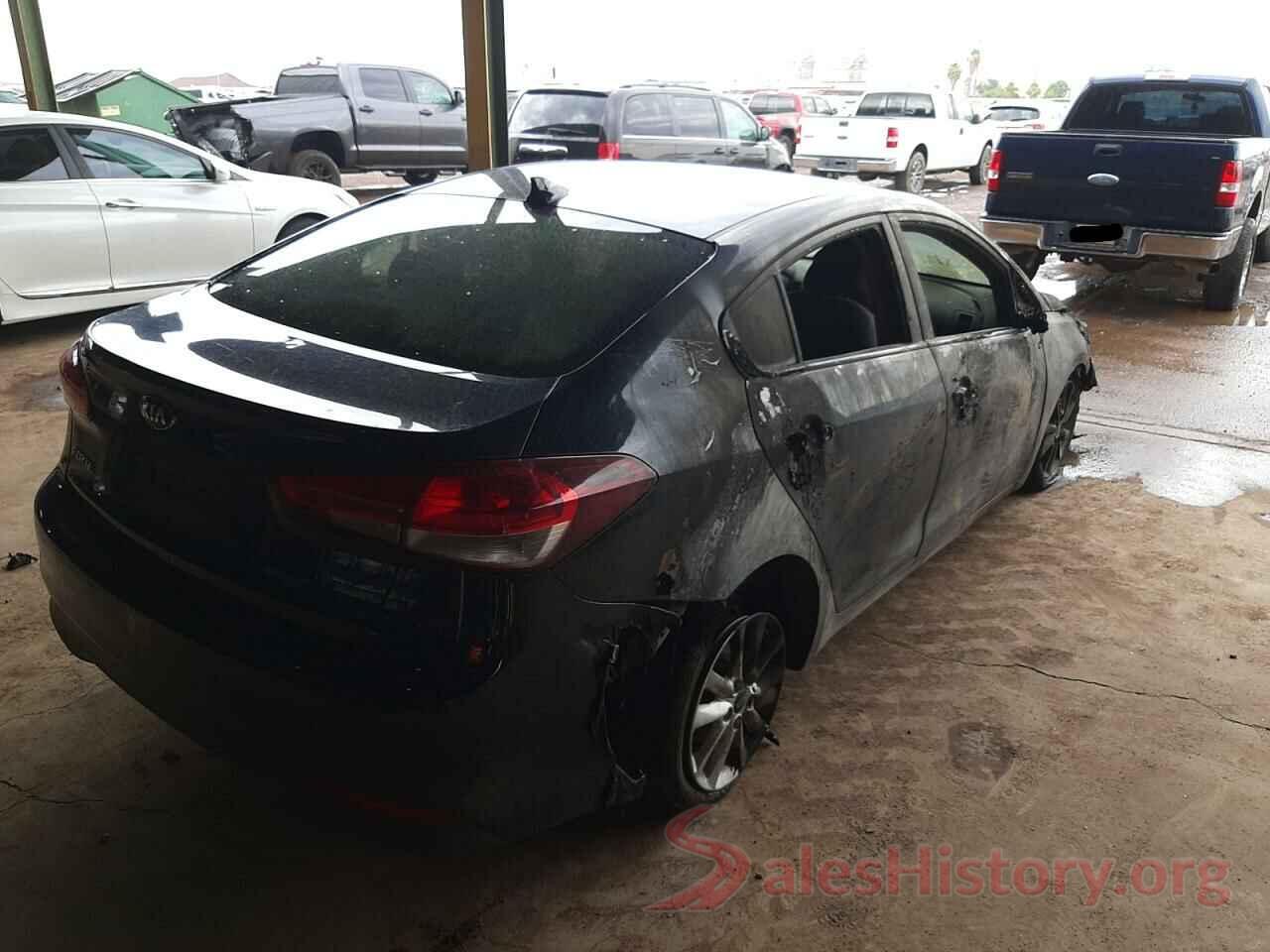 3KPFL4A7XHE008856 2017 KIA FORTE