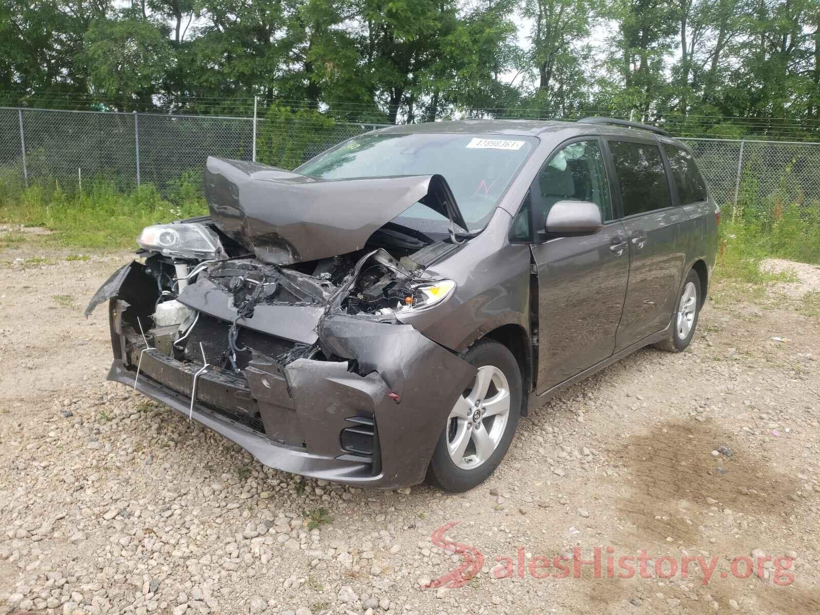 5TDKZ3DC0JS911772 2018 TOYOTA SIENNA