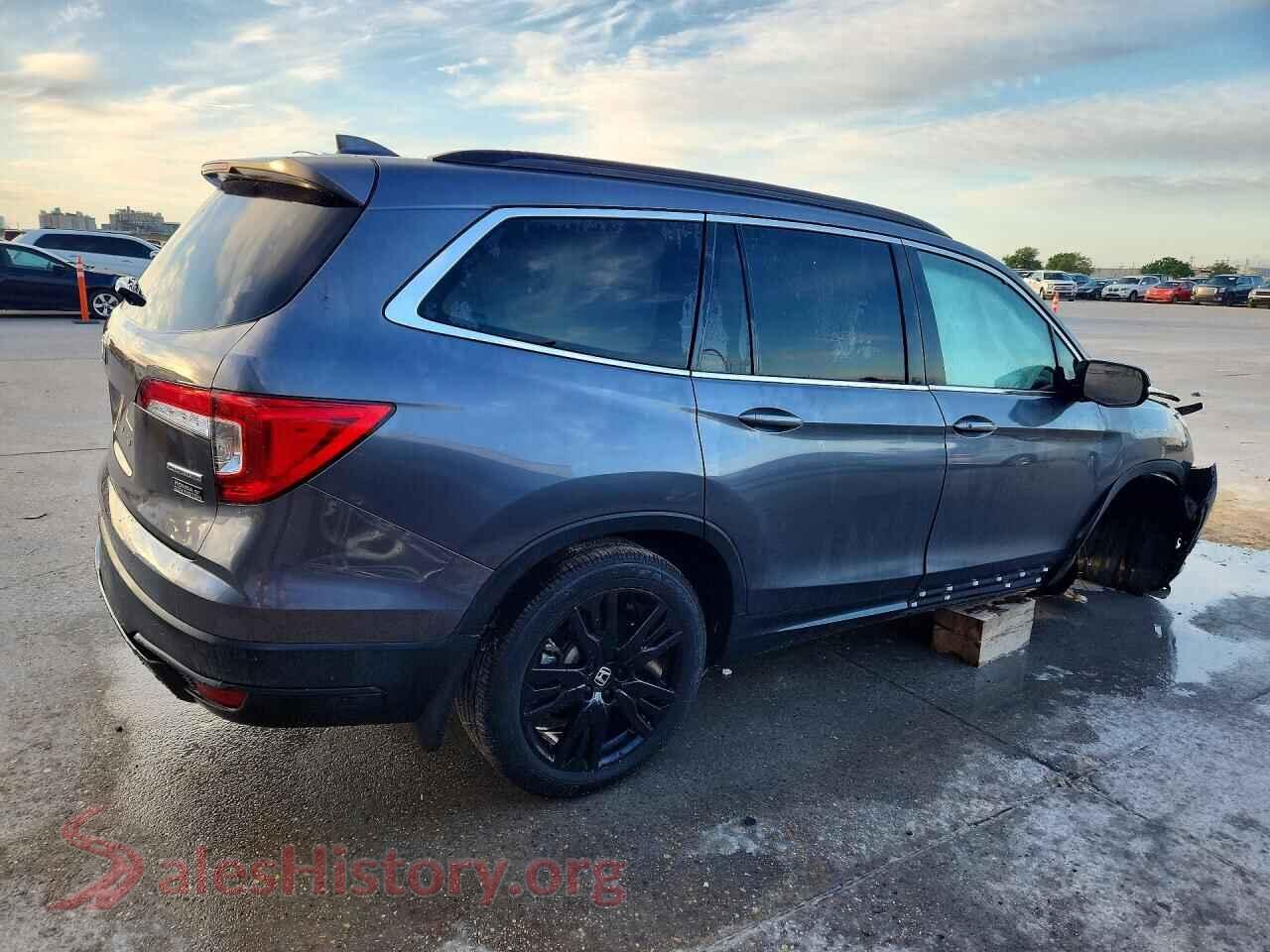 2021 HONDA PILOT VIN 5FNYF5H25MB033684, right side view