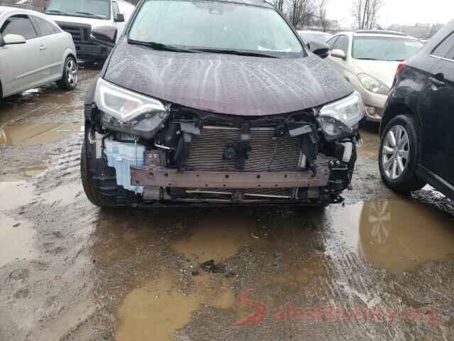 2T3DFREV6JW820041 2018 TOYOTA RAV4