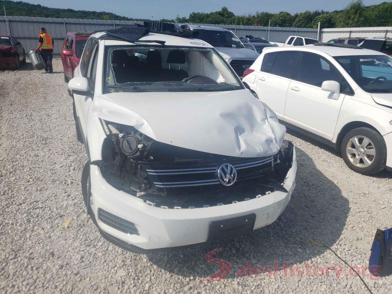 WVGBV7AX5HK048670 2017 VOLKSWAGEN TIGUAN