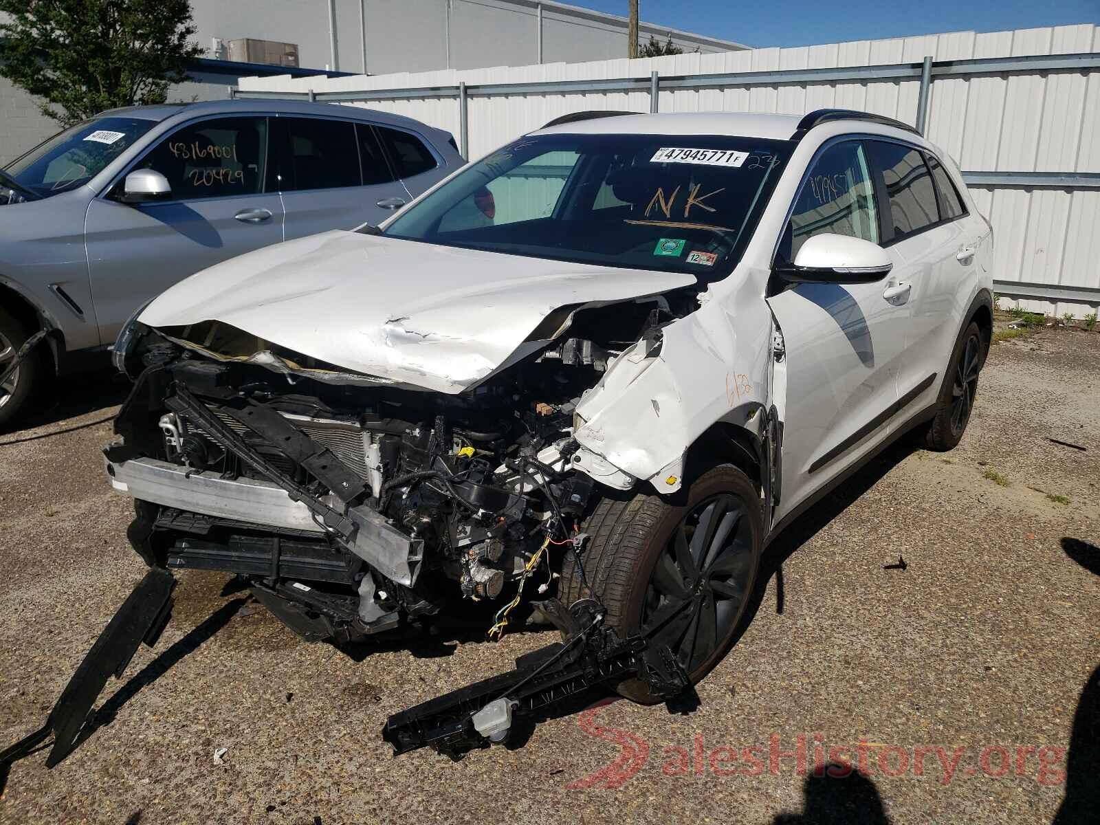 KNDCC3LCXK5301067 2019 KIA NIRO