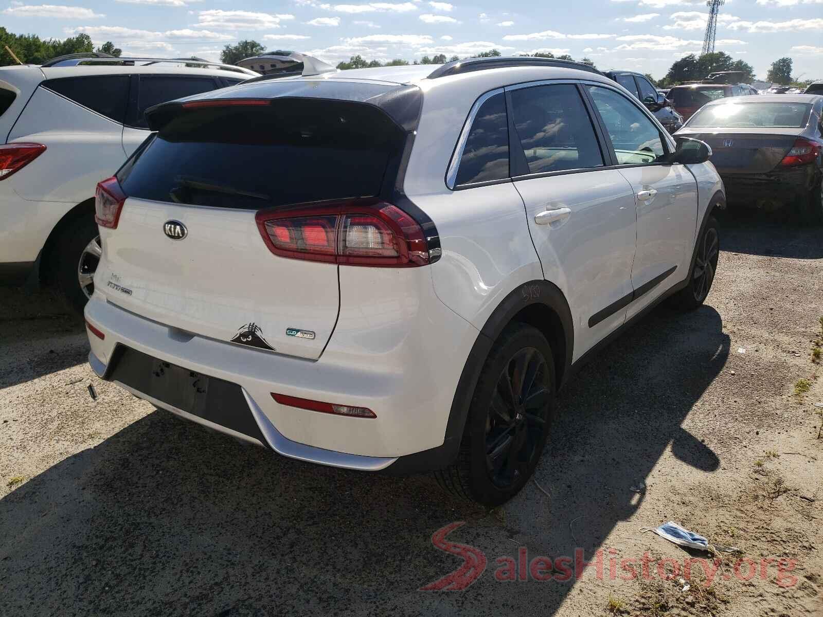 KNDCC3LCXK5301067 2019 KIA NIRO