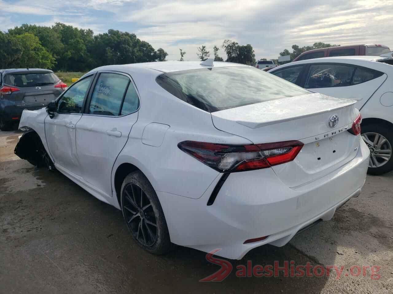 4T1G11AK1NU658956 2022 TOYOTA CAMRY